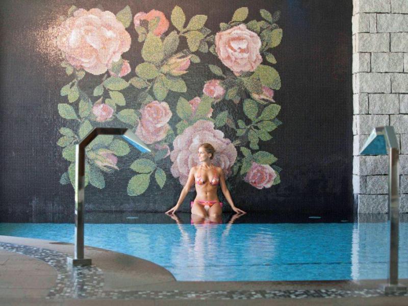 piscina-delle-rose-wellness-center-dimaro
