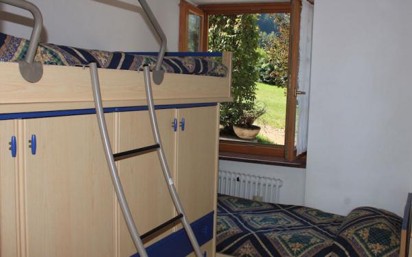 cameretta appartamento trilocale arnica