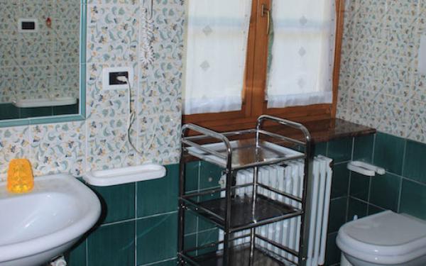 appartamento arnica trilocale bagno